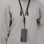 Lanyard con soporte y cable cargador - Imagen 3